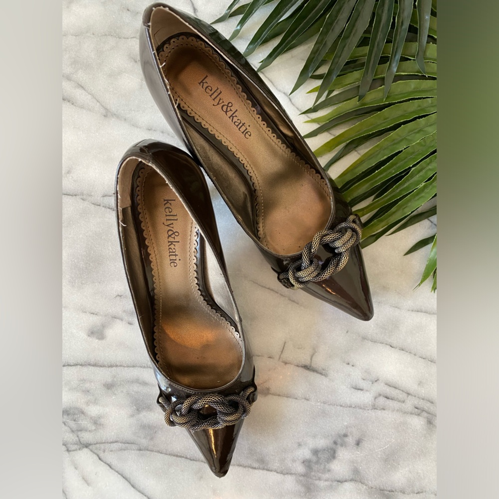 Kelly & Katie Brown Patent Pumps